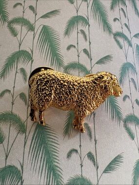 Vintage 1992 G.G. Harris Fine Pewter Sheep Pin (#447)